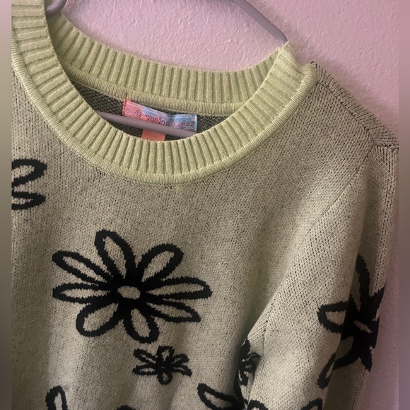 Neon Green Floral Sweater - Picture 4 of 4